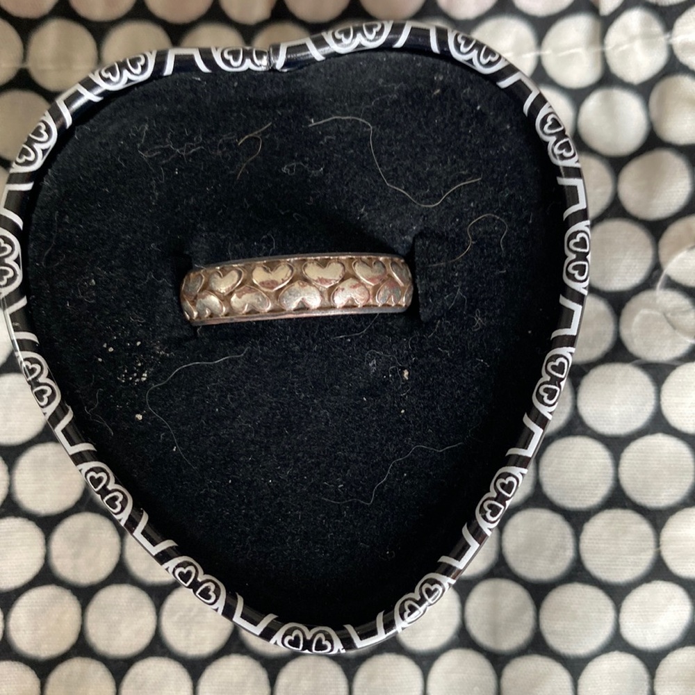 Brighton size 9 heart etched band